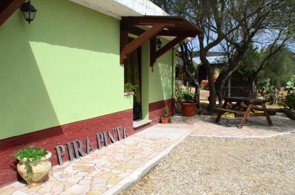 Agriturismo Pira Pinta Acomodação com café da manhã Dorgali Quarto foto